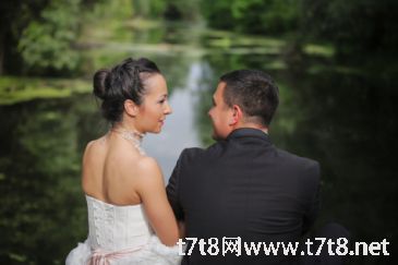短信送上结婚祝福语:祝新婚快乐！（祝福新婚快乐的短信）